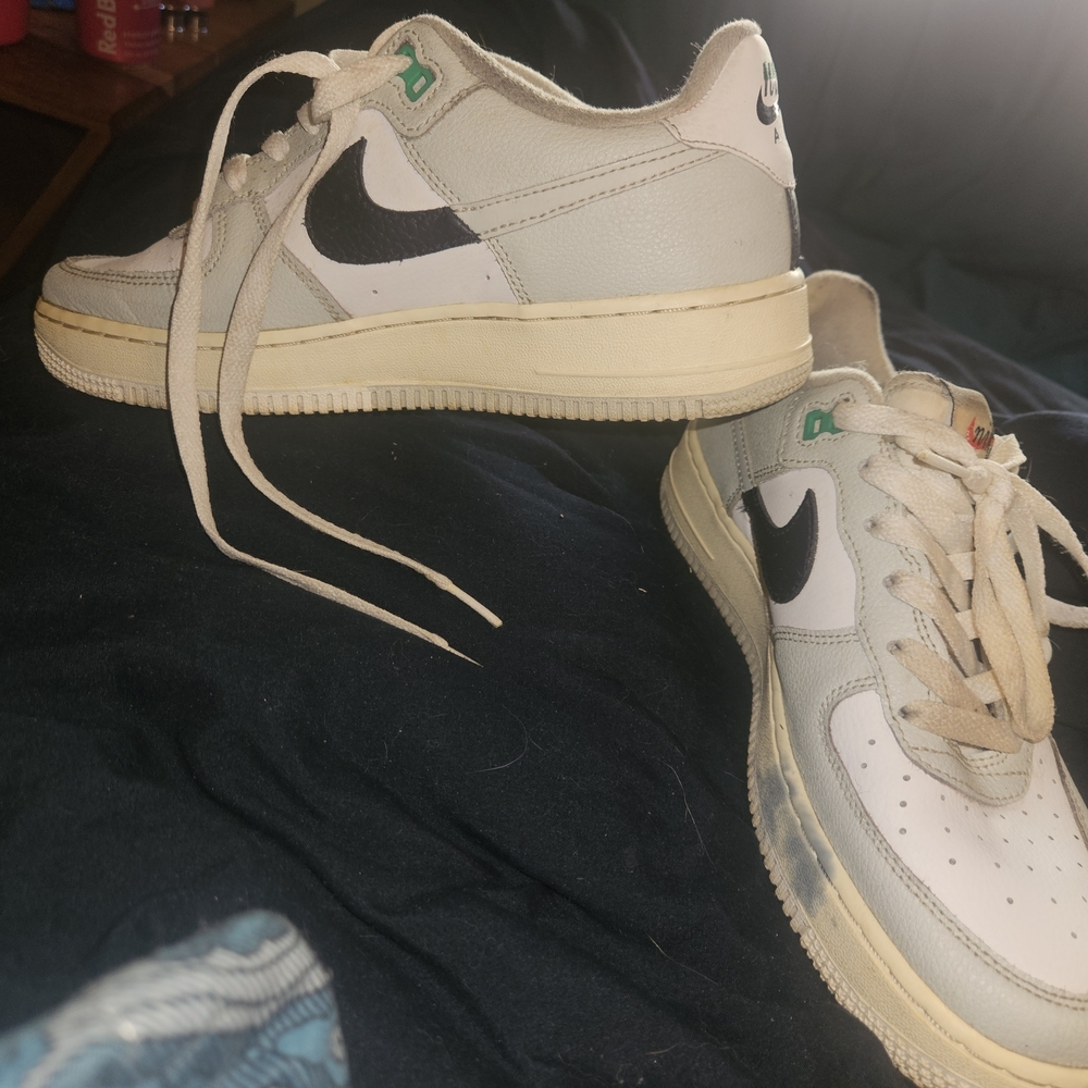 Nike Low-Top Sneakers - White, Light Gray & Cream